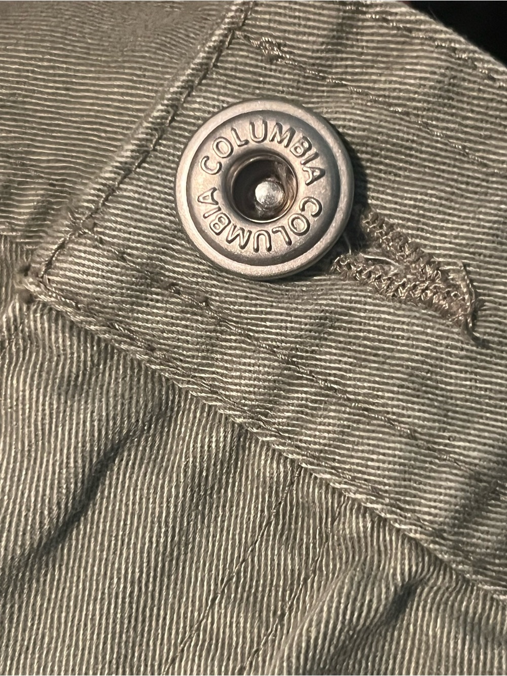 Columbia Men's Olive Utility Cargo shorts